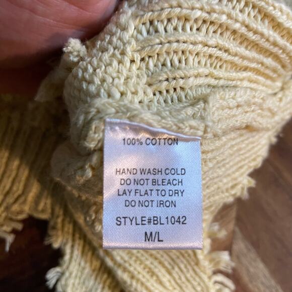 Blank Paige Sweater Yellow Star Distressed Sz M/L V Neck Oversized Pullover NEW - Picture 6 of 11